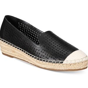 Women’s Bella Vita Flats Size 8WW